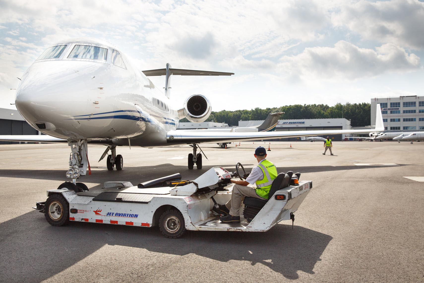 Jet Aviation - aircraft docking